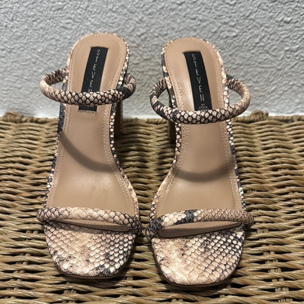 Seven7 Women's Snakeskin Tan Heels